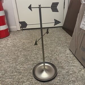 Metal Arrow Jewelry Stand - Matte Gray